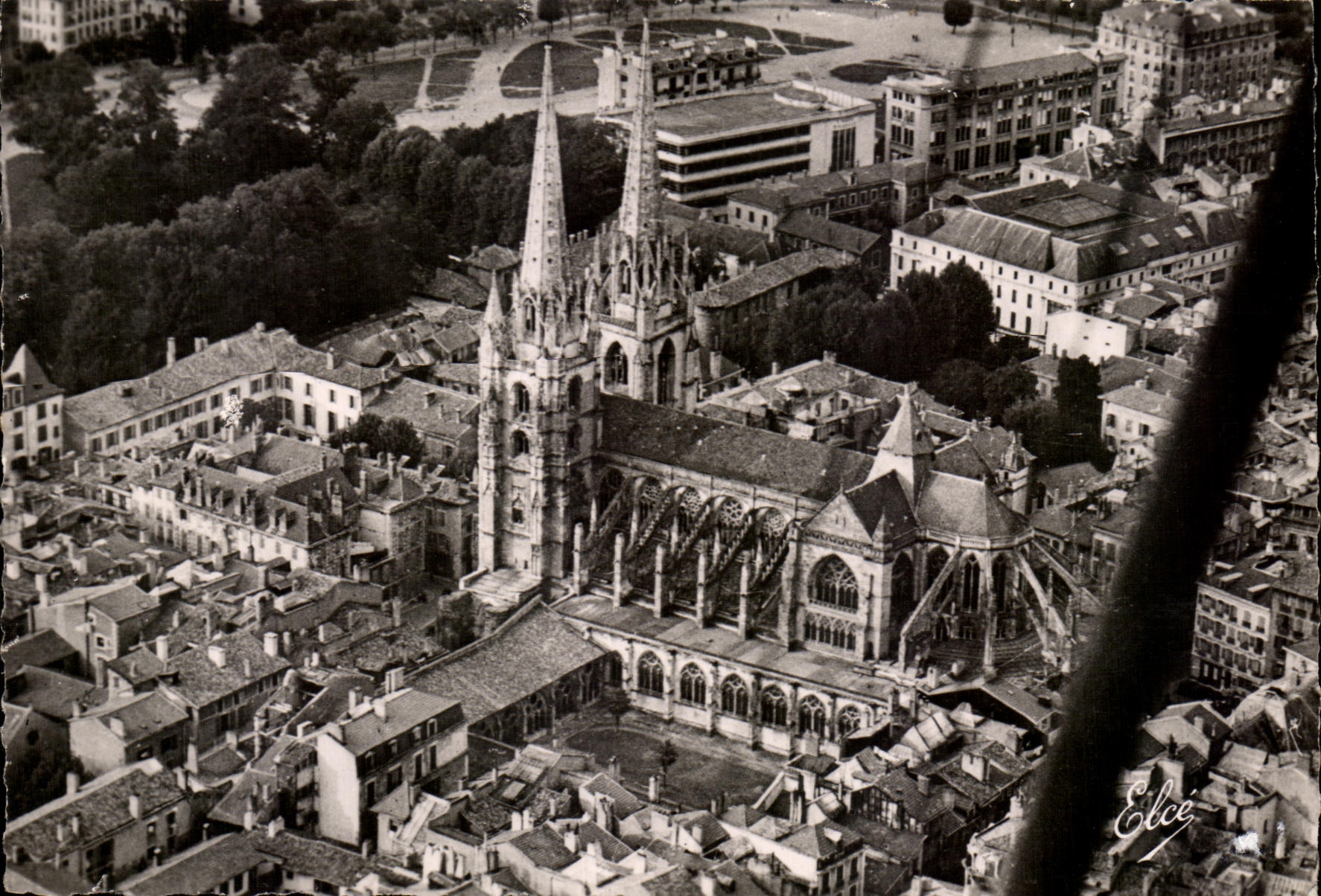 CPA Bayonne Seen air of Catludrale