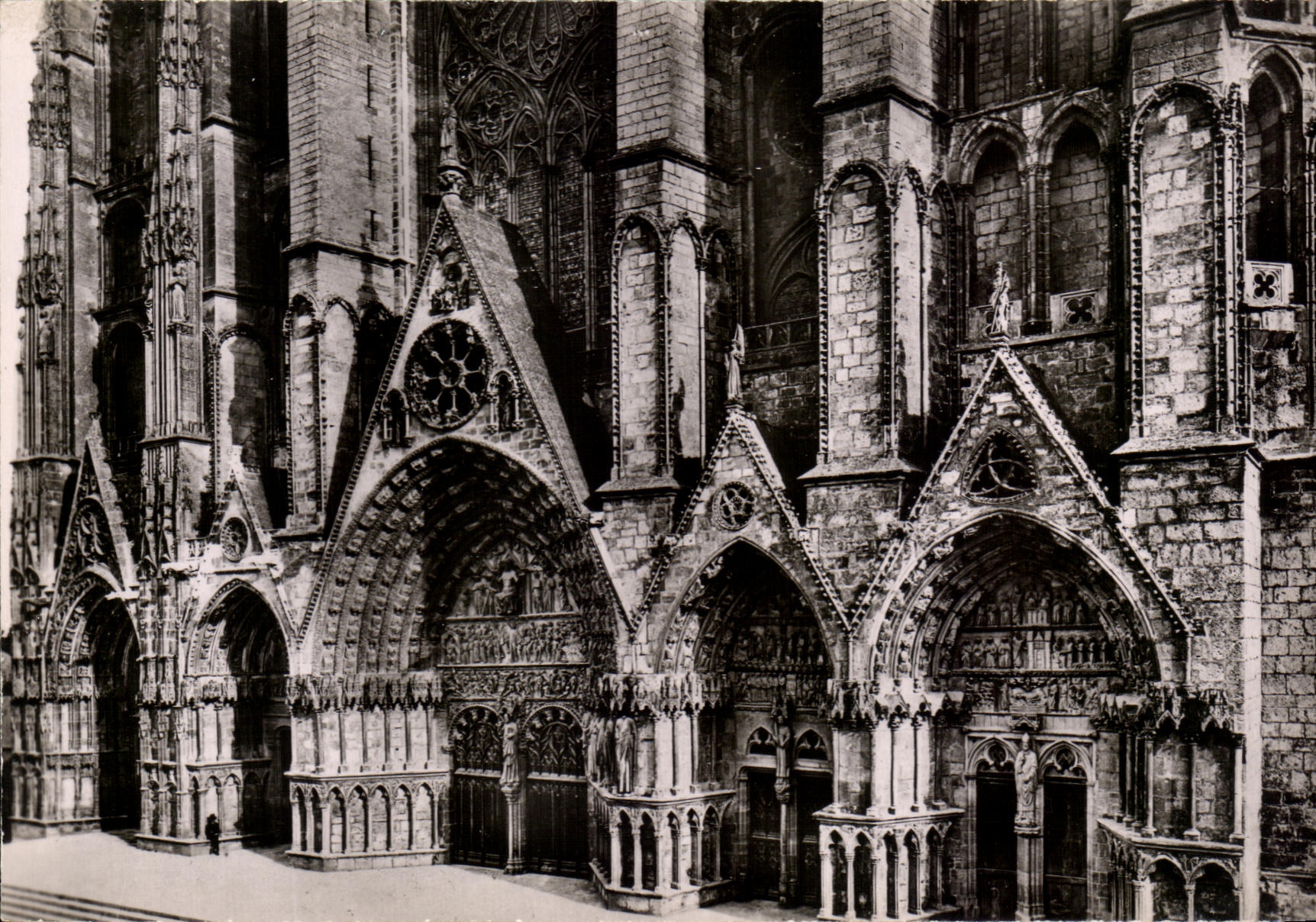 Puerta de St Etienne de la catedral de CPA Bourges