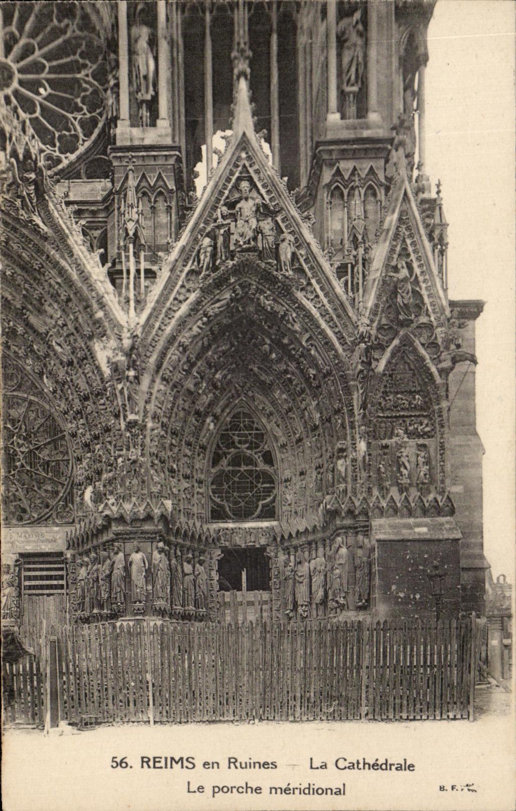 CPA Rheims in Ruines La Cathedral the southernmost Porch