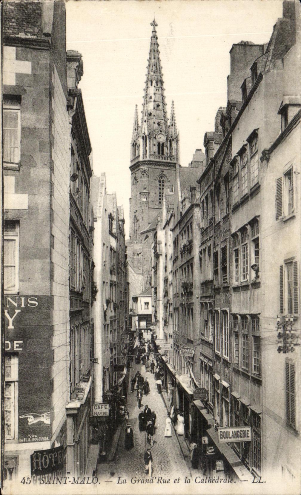 CPA Saint Malo la Grand Rue et la Cathedrale