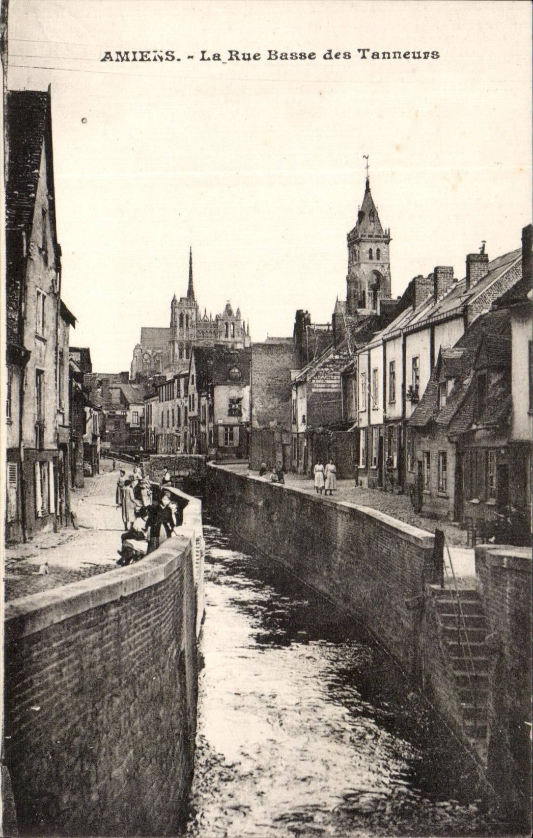 CPA Amiens La Low Street of the Tanners Children