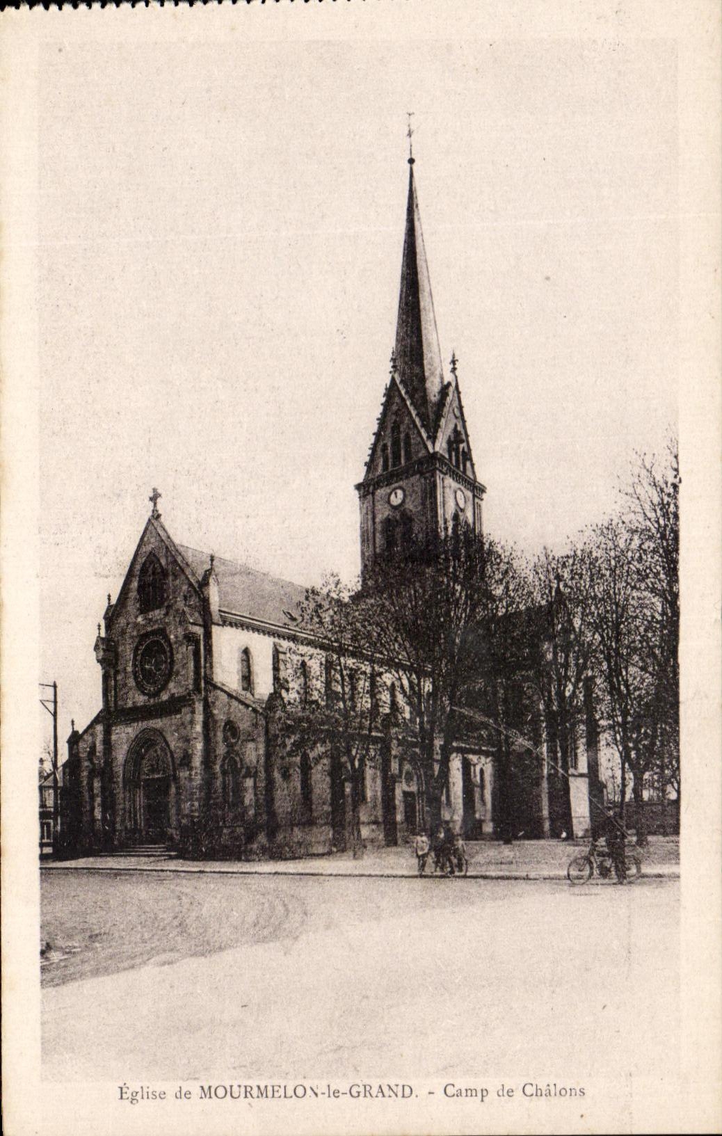 CPA Church of Mourmelon the Large Camp of Trawl-nets