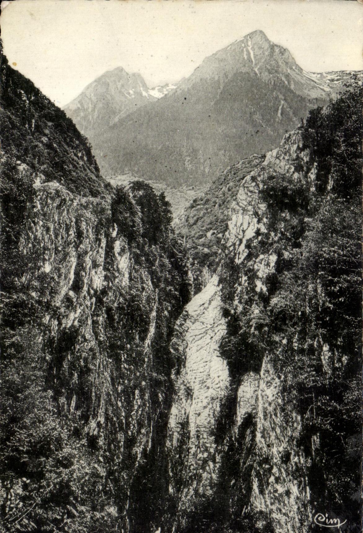 Heavy CPA Environs of Luz St Saver It has Gavarnie Gorges of Sia