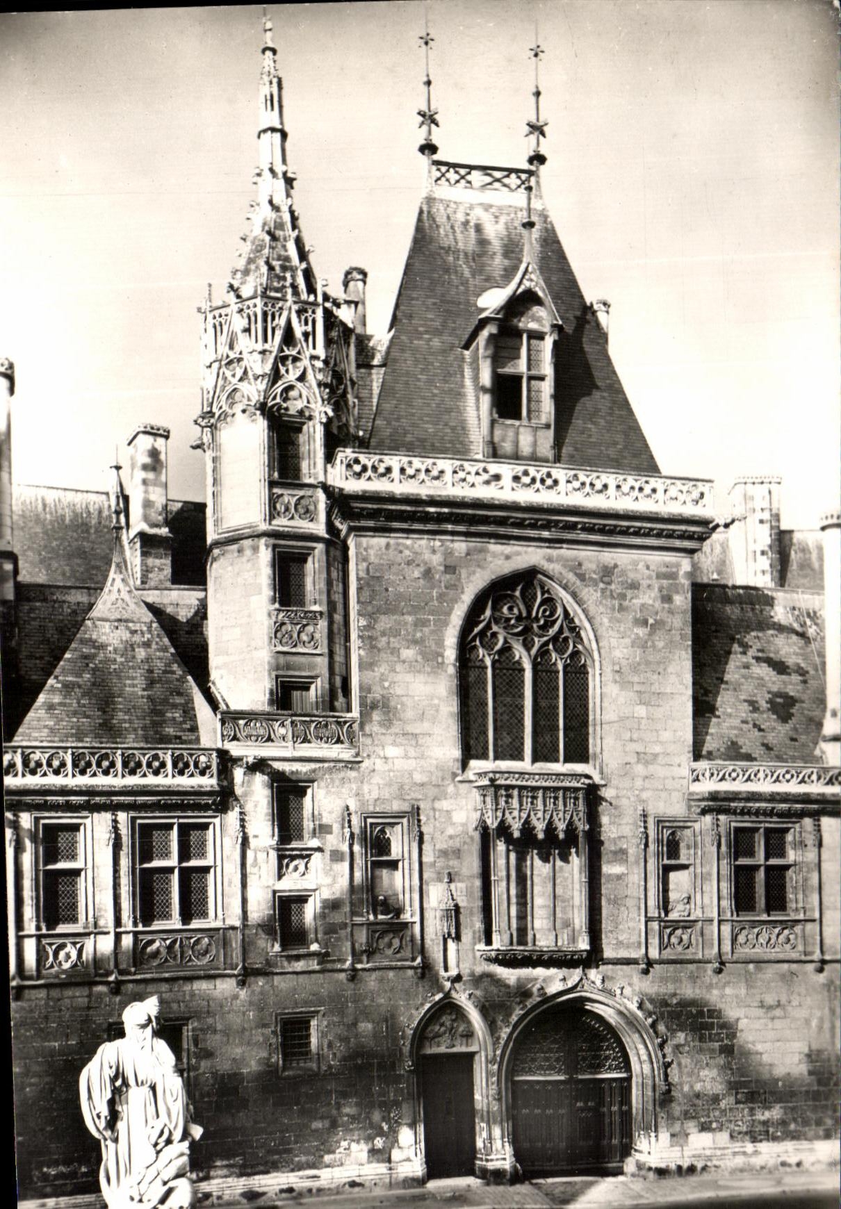 Entrada del corazon de Jacques del hotel de CPSM Bourges