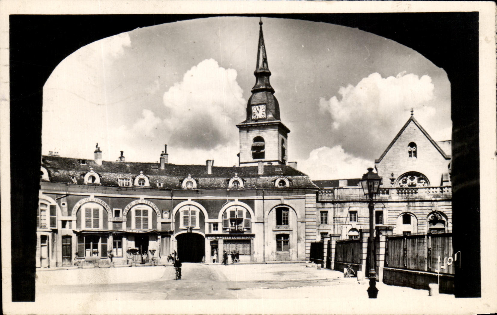 CPA Commercy Place du Fer a Cheval