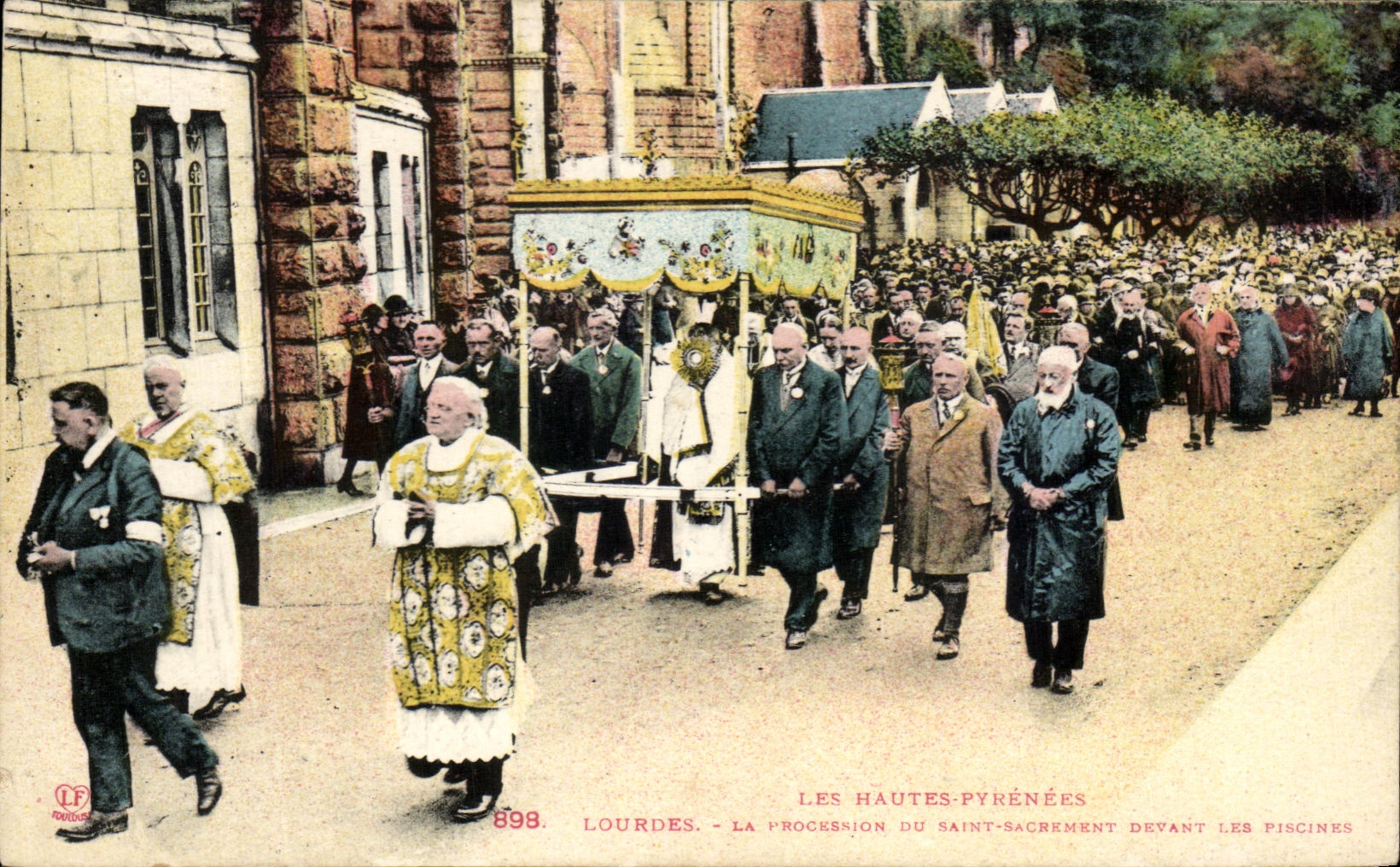 CPA Lourdes La procession Of Saint the Sacrament in front of the swimming pools