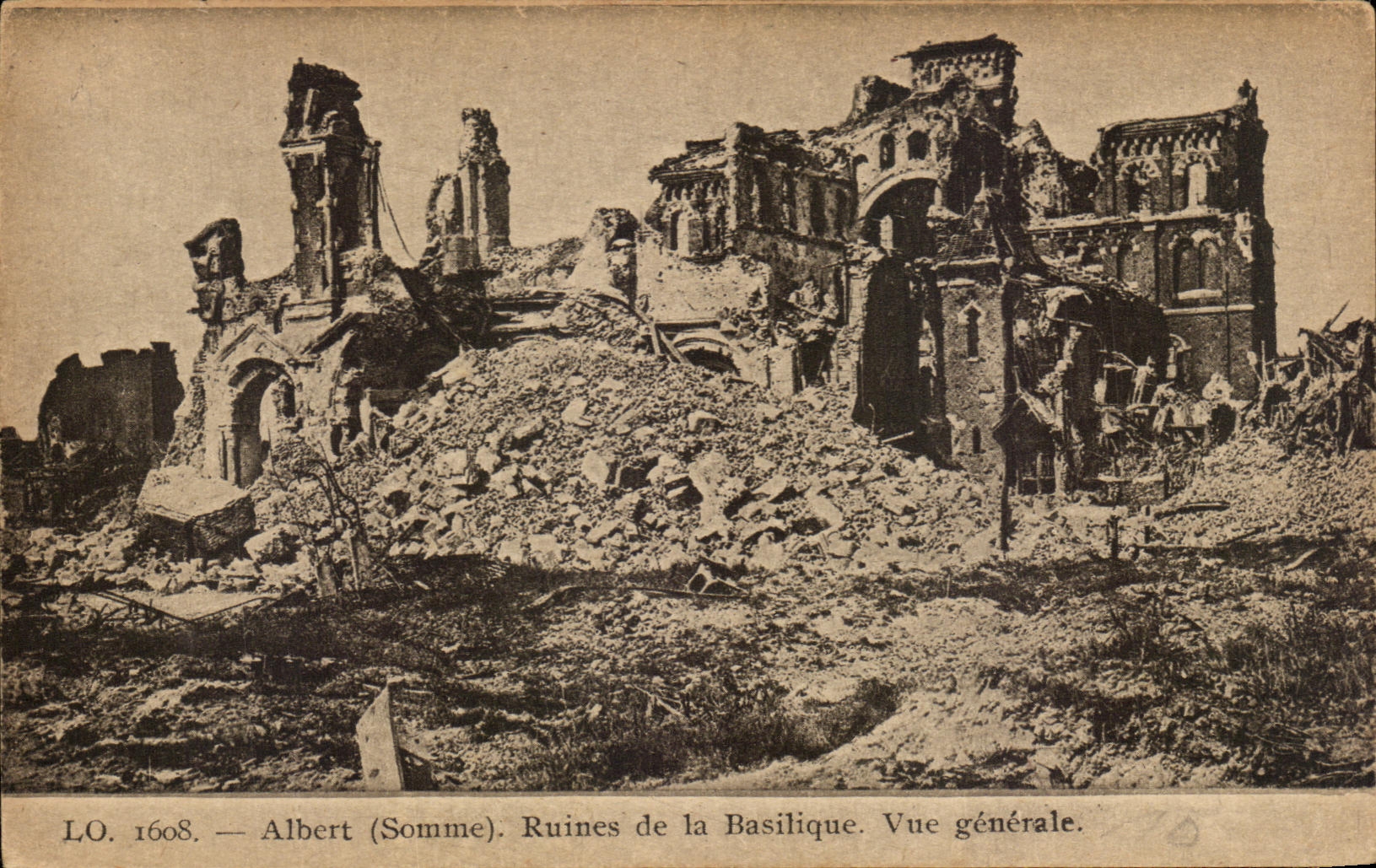 CPA Albert Ruines of the Basilica View Militaria