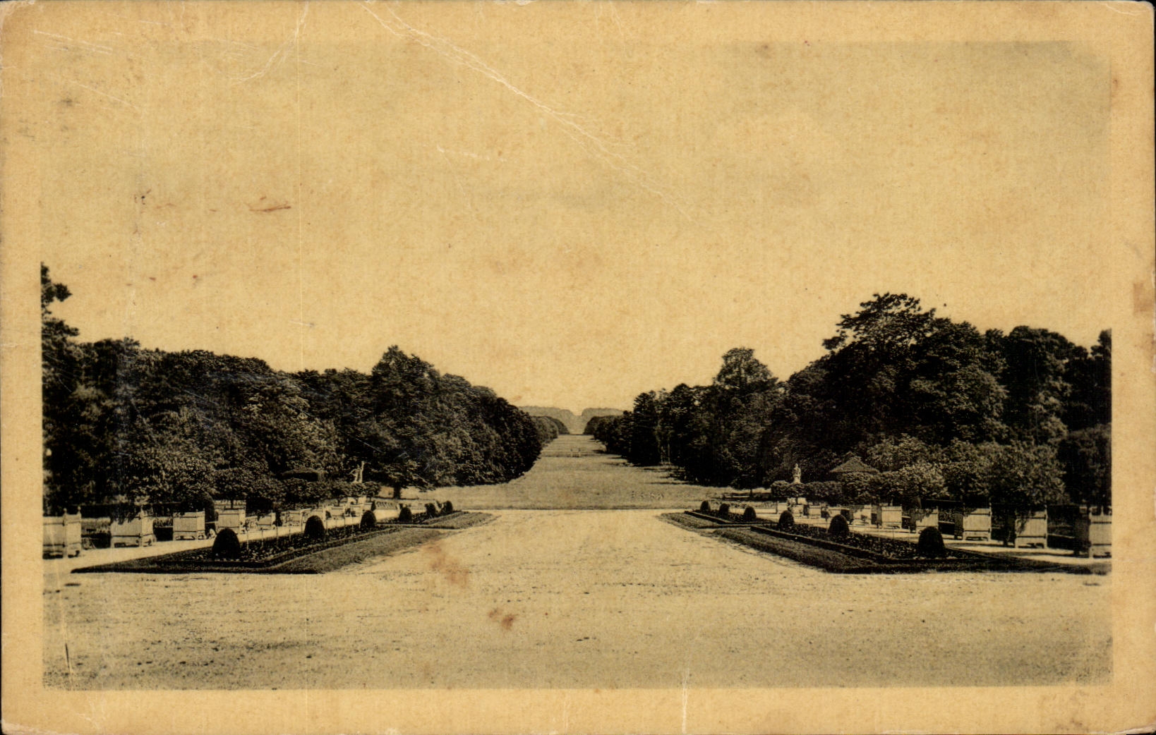 CPA Castle Of Compiegne the avenue Of the Beautiful Mounts