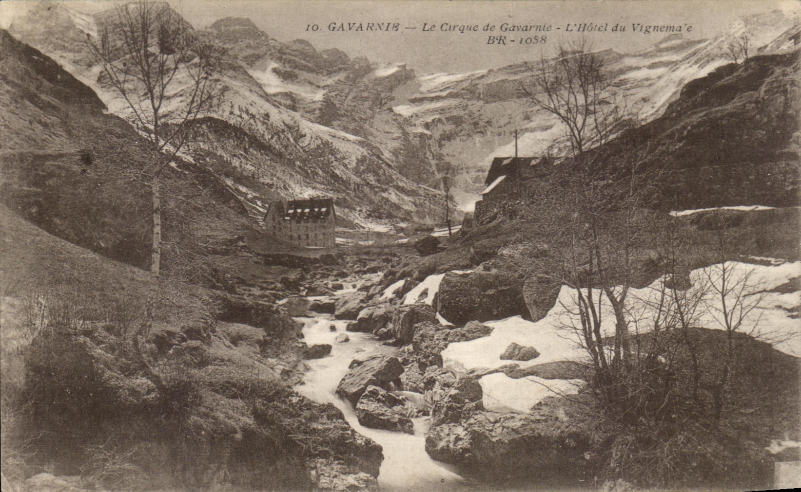 CPA Gavarnie the Circus of Gavarnte the Hotel of Vignemle