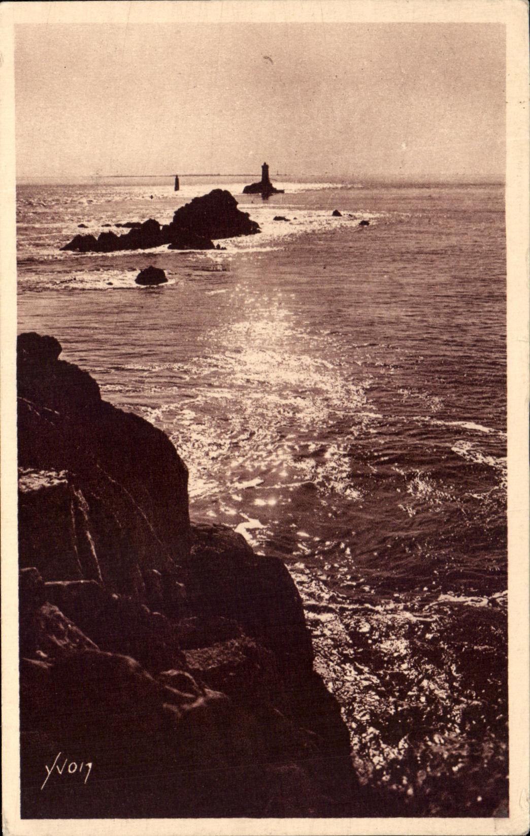 CPA Pointe Du Raz Le Phare de la Vieille