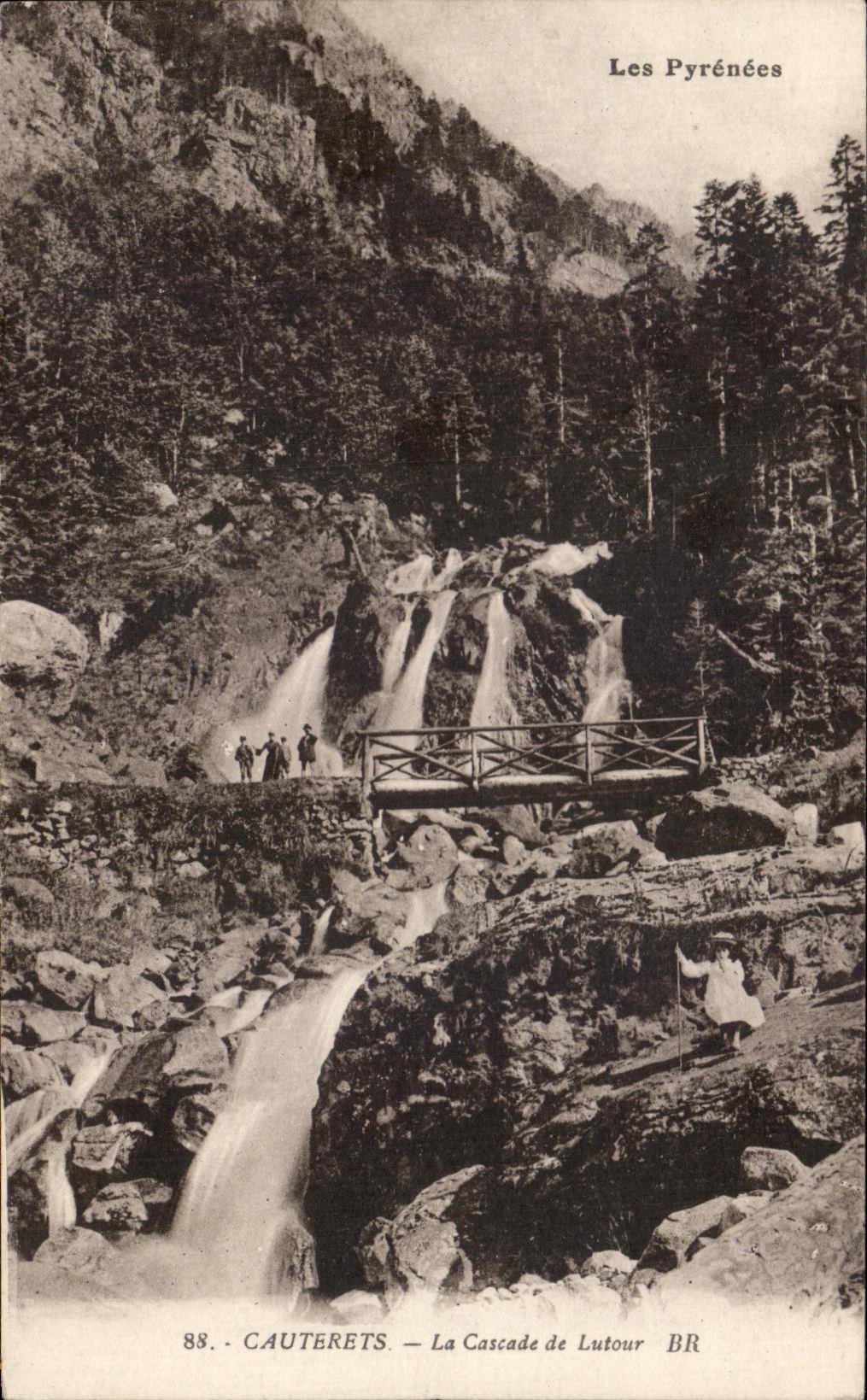 CPA Les Pyrencees Cauterets La Cascade de Lutour