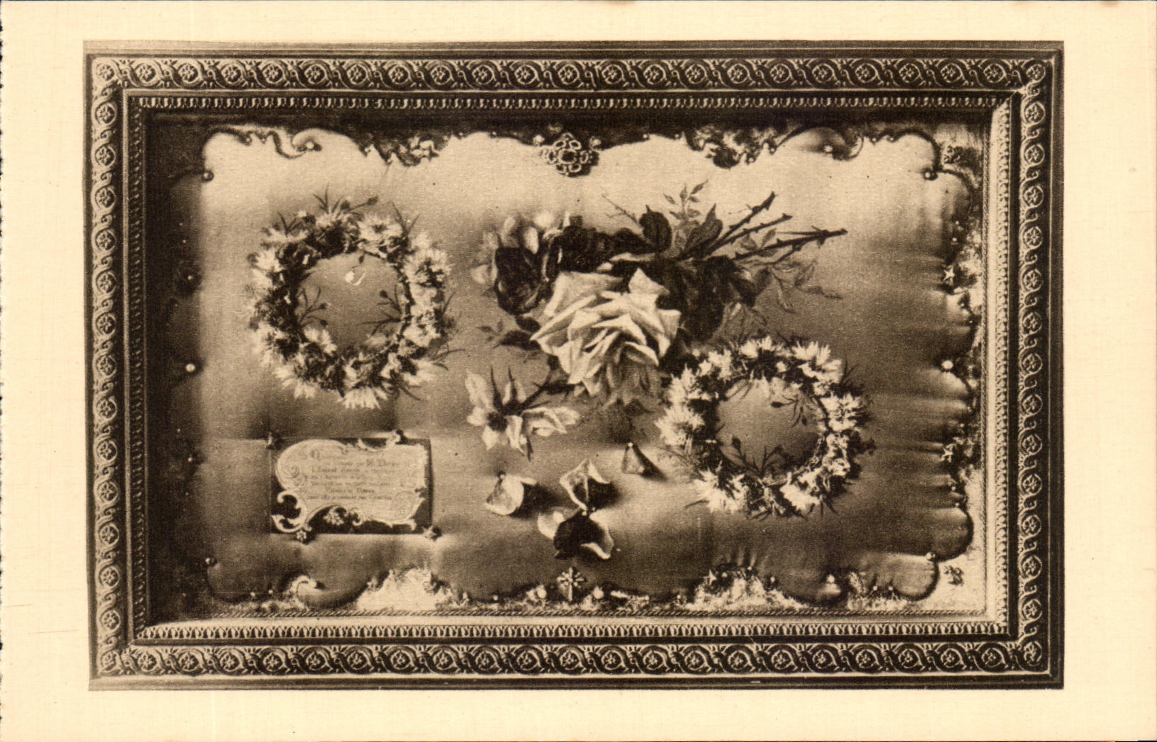 CPA Couronnes of cornflowers that Sainte Therese of the Child Jesus Lisieux