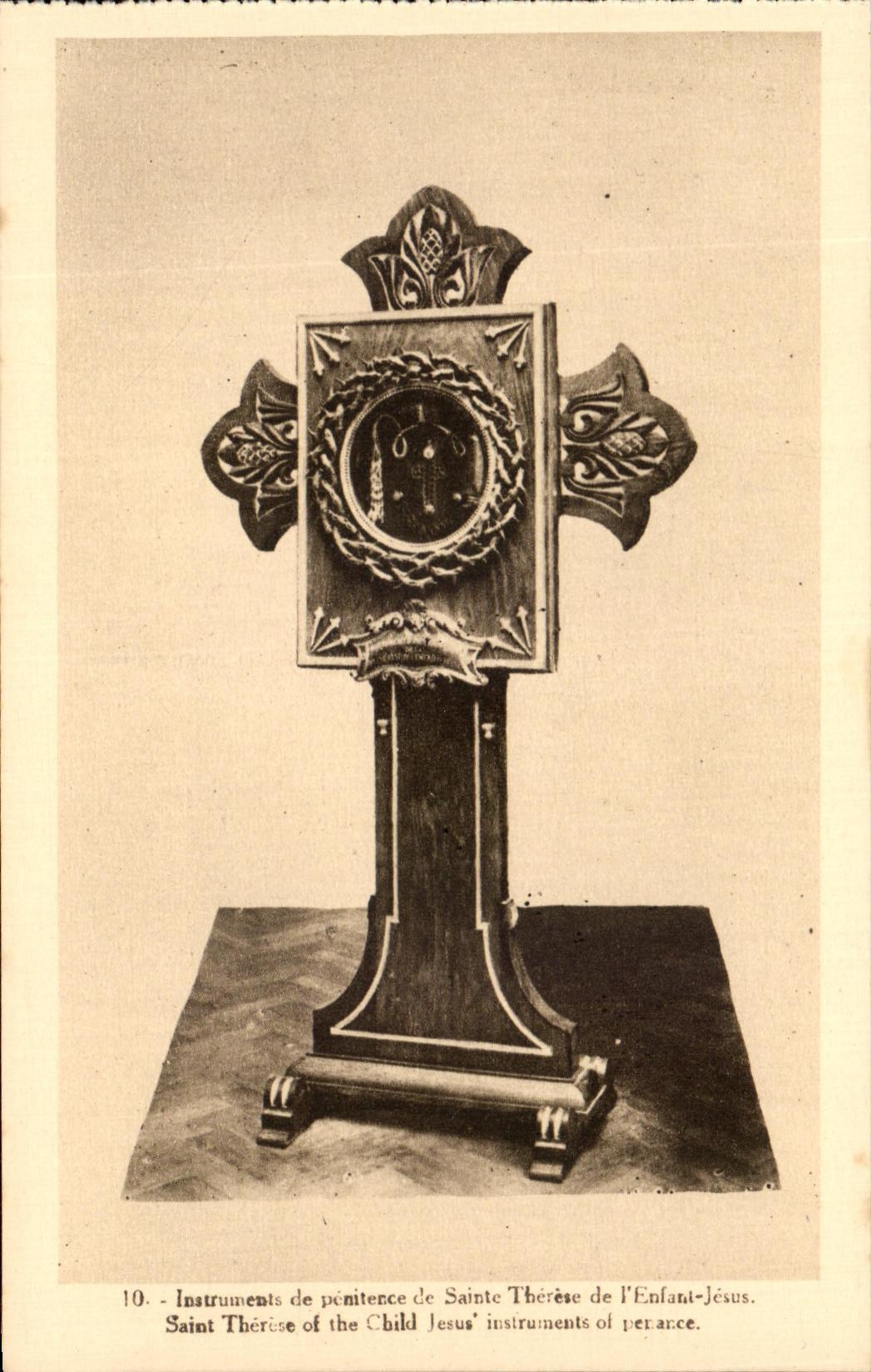 CPA Instruments of penitence of Saint Tberese of the Child Jesus Lisieux