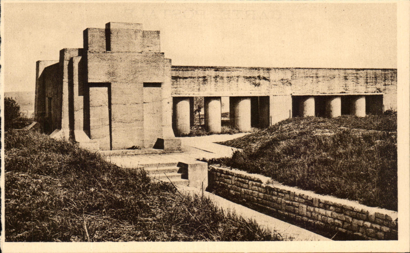 CPA La Tranchee des Baionnettes Vue exterieure Militaria