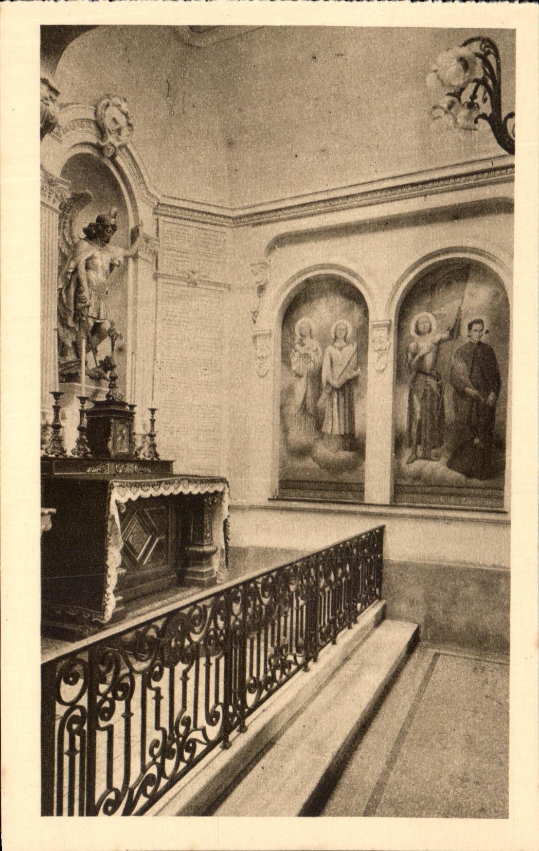 CPA La Chapelle of the Carmelite nuns of Lisieux Michel Furnace bridge and Fresque of Saintts