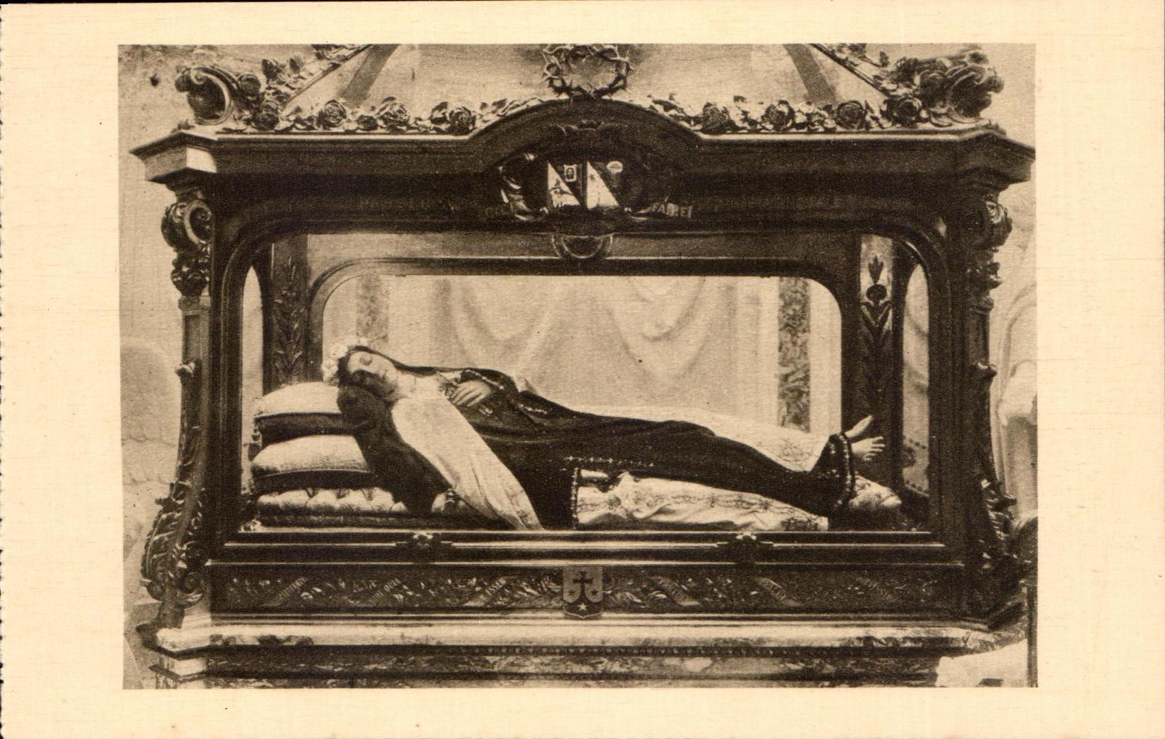 CPA La Chapelle of the Carmelite nuns of Healthy Therese of the Jesus Child With let us fons in one