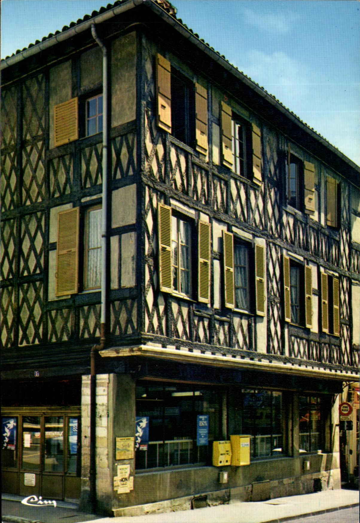 MODERN CARD Tournus La House of Wood