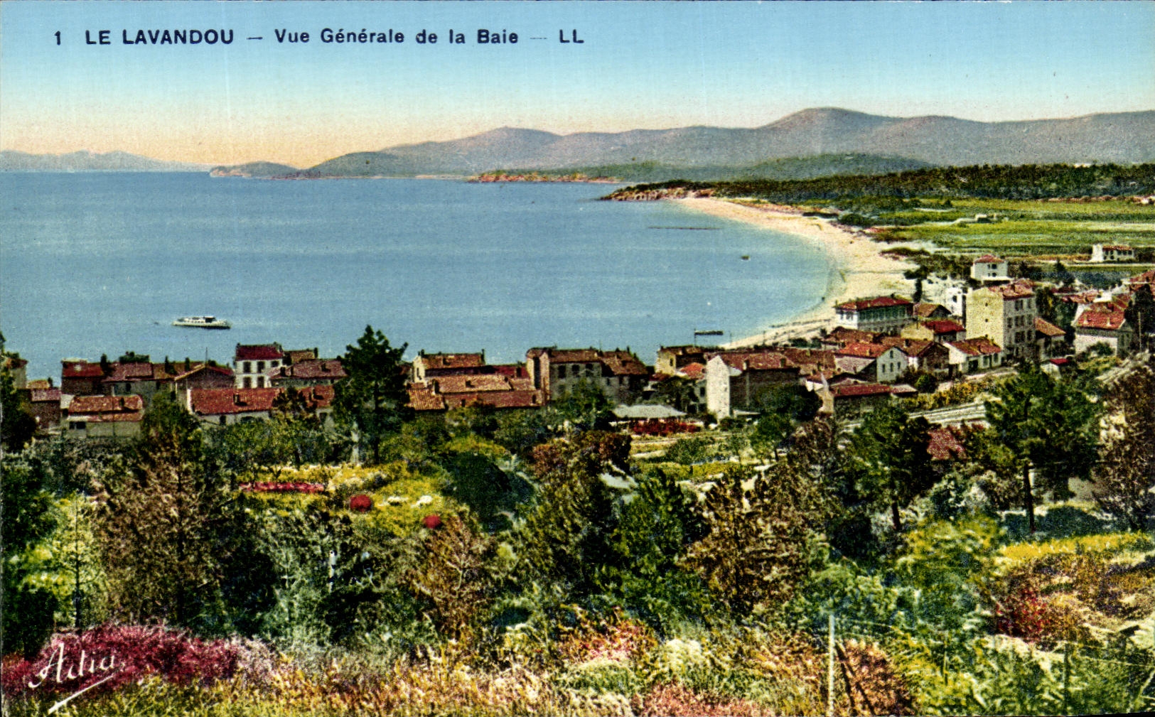 CPA Le Lavandou Vue Generale de La Baie