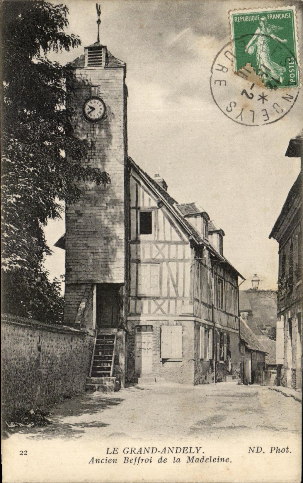 CPA Le Grand Andely Ancien Beffroi de la Madeleine