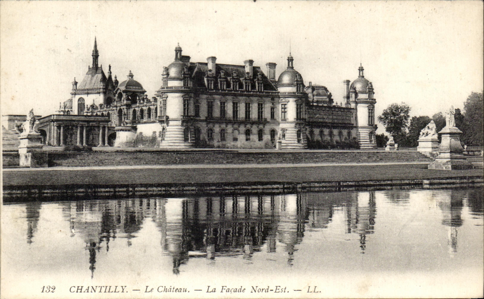 CPA Chantilly Le Chateau Le Facade Nord Est