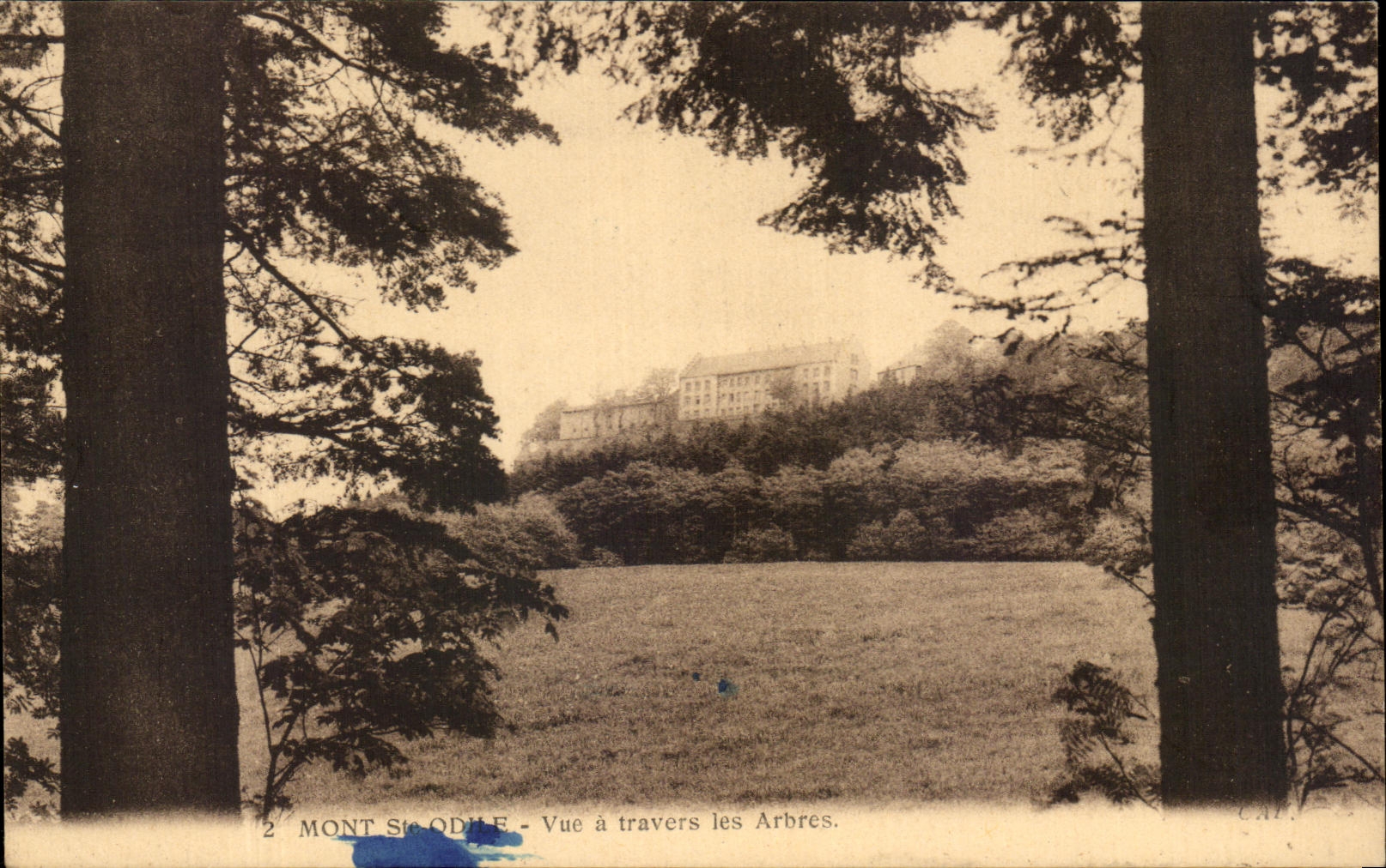 Montaje Sainte Odile de CPA vista a traves de los arboles