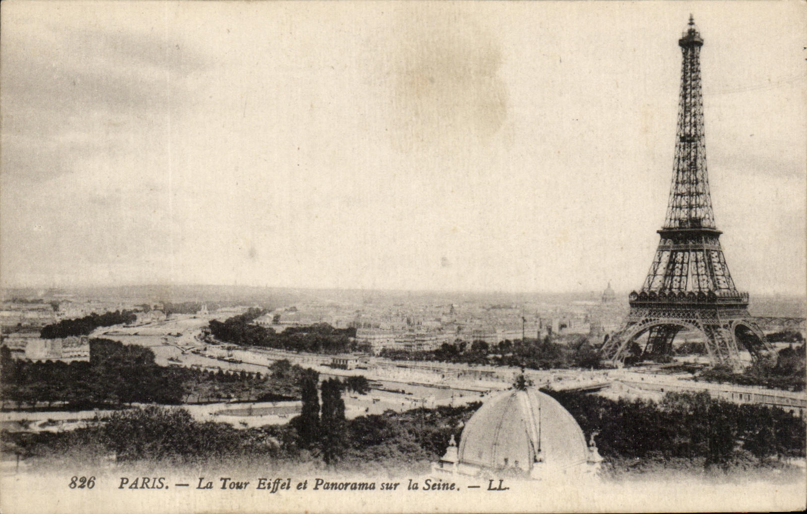 CPA Paris La Tour Eiffel Et Panorama sur la seine