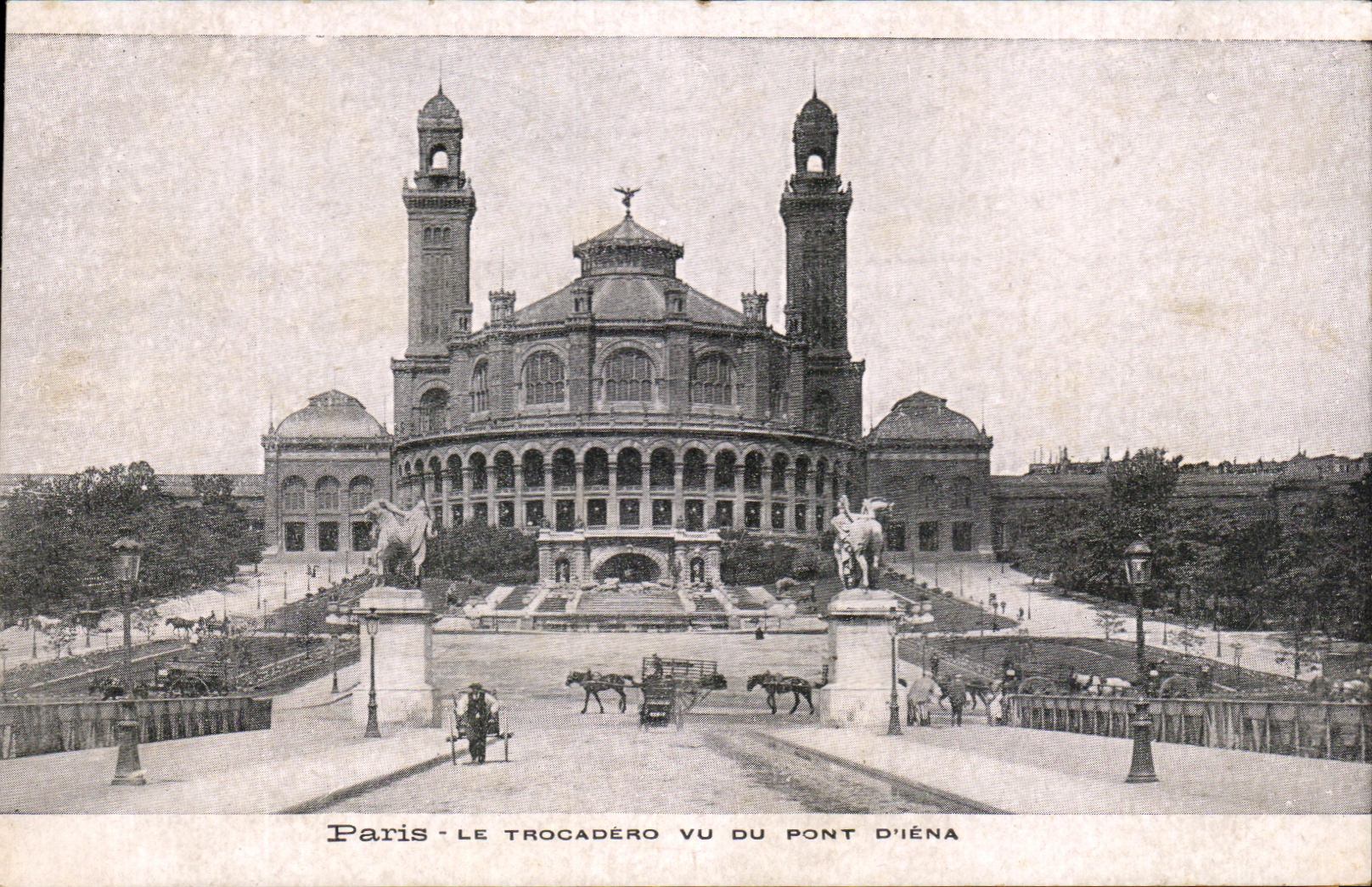 CPA Paris Trocadero Seen Of the Bridge D' Iena