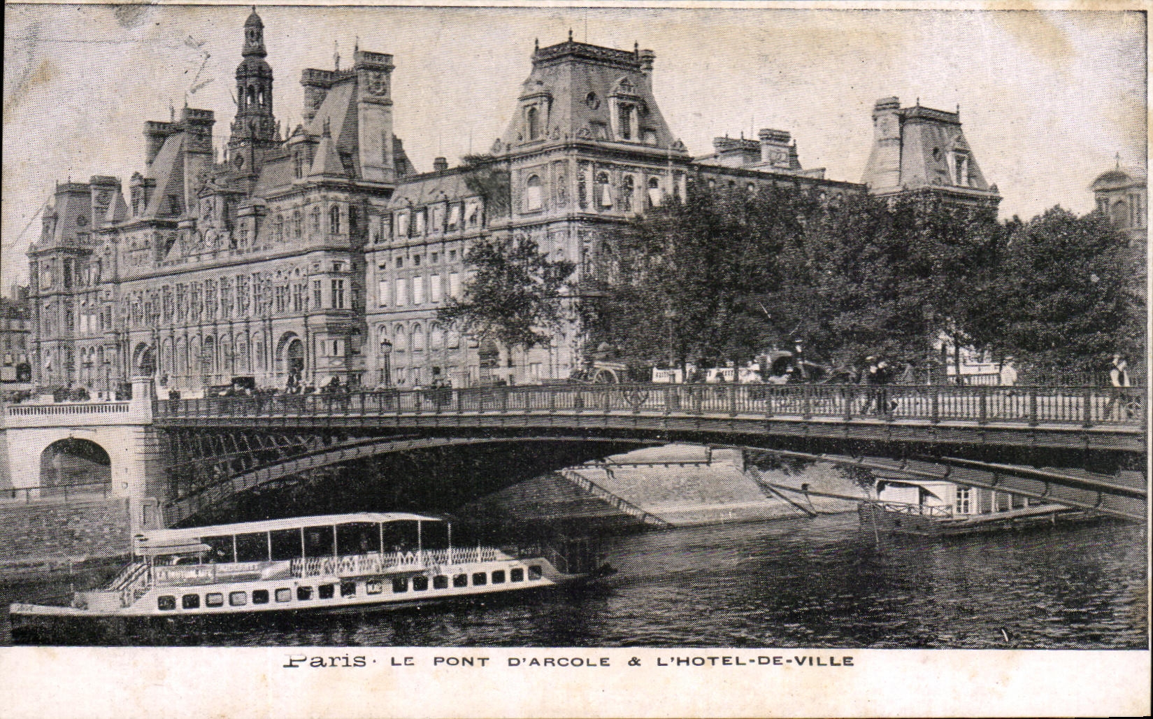 CPA Paris the Bridge D' Arcole and the Town hall barge
