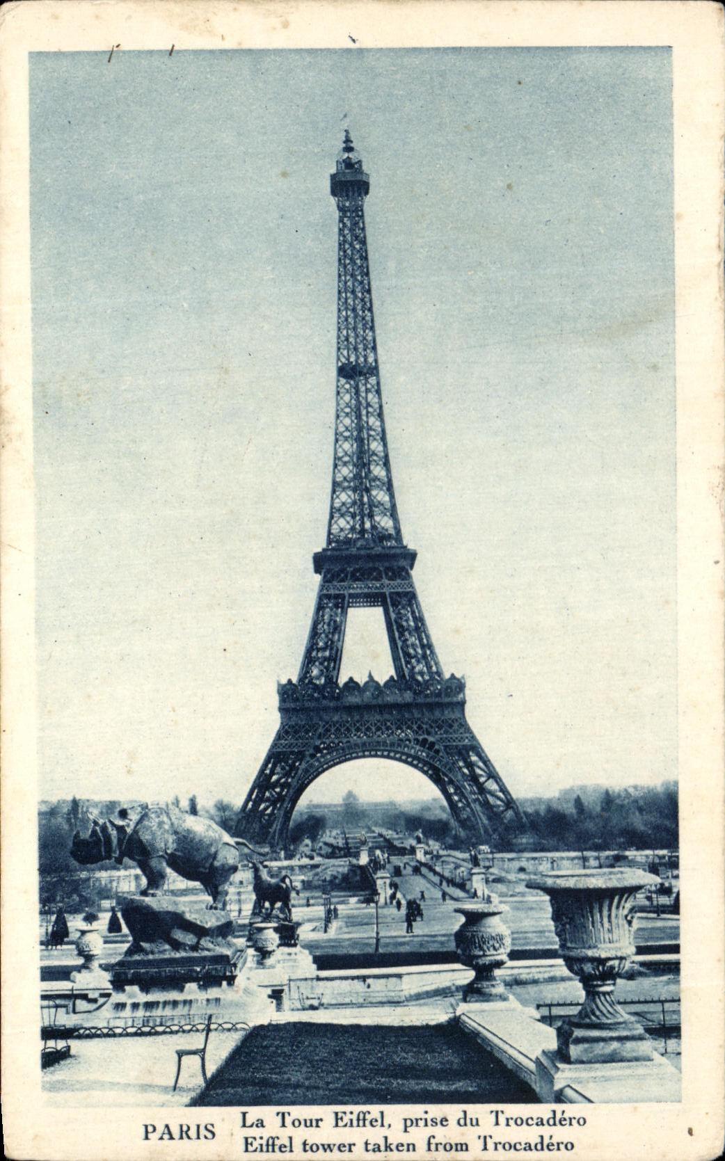 CPA Paris La Tour Eiffel prise du Trocadero Rhinoceeros