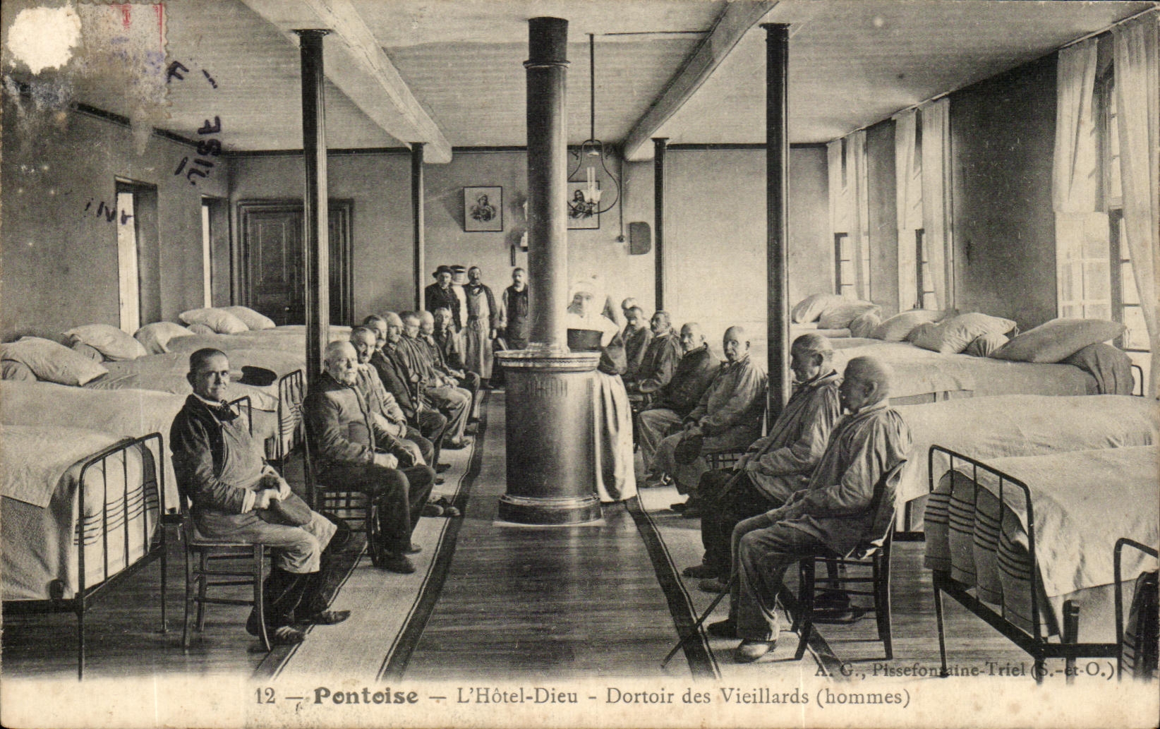 CPA Pontoise que el dormitorio de dios del hotel de viejos hombres REMATA