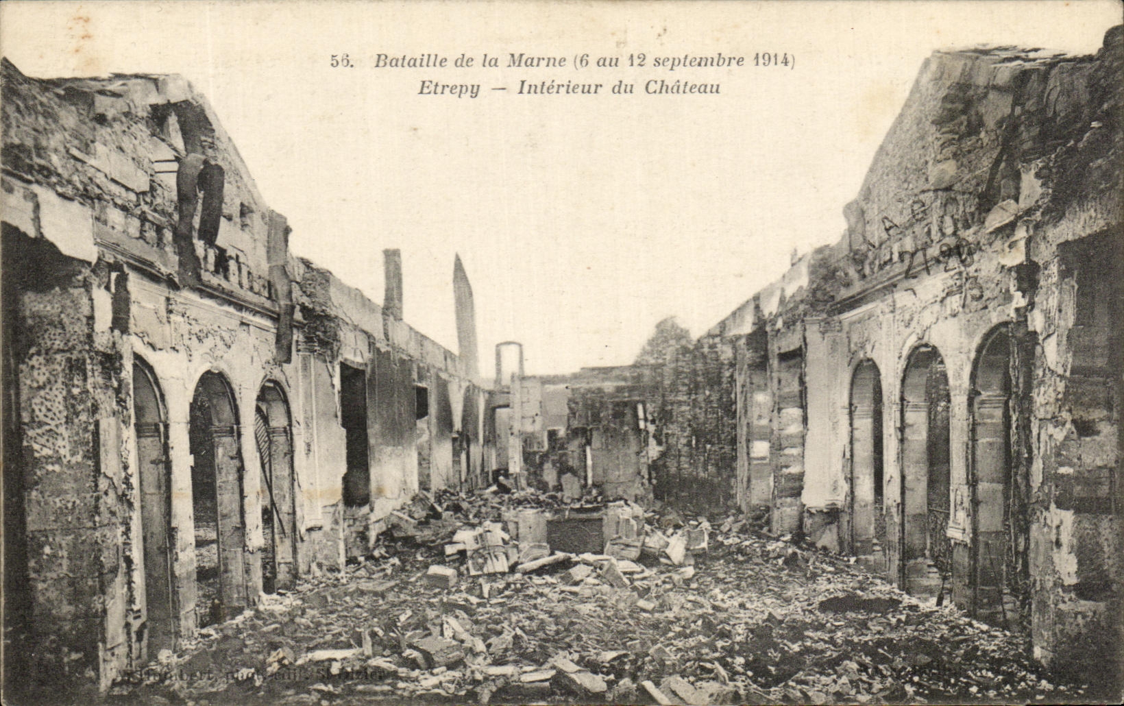 CPA Bataille de la Marne Etrepy Interieur du Chateau Militaria