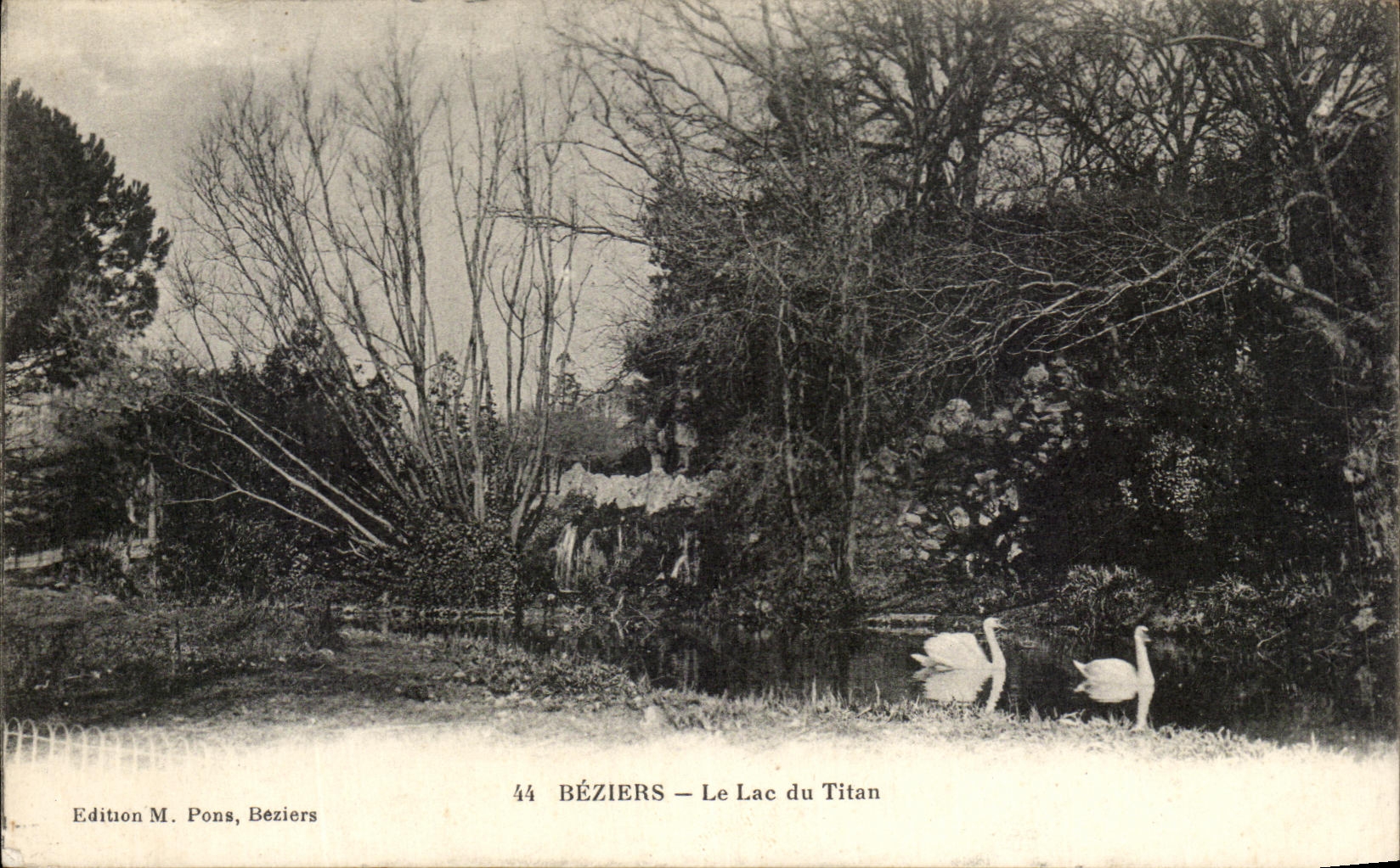 CPA Beziers the Lake Of Titan Swan