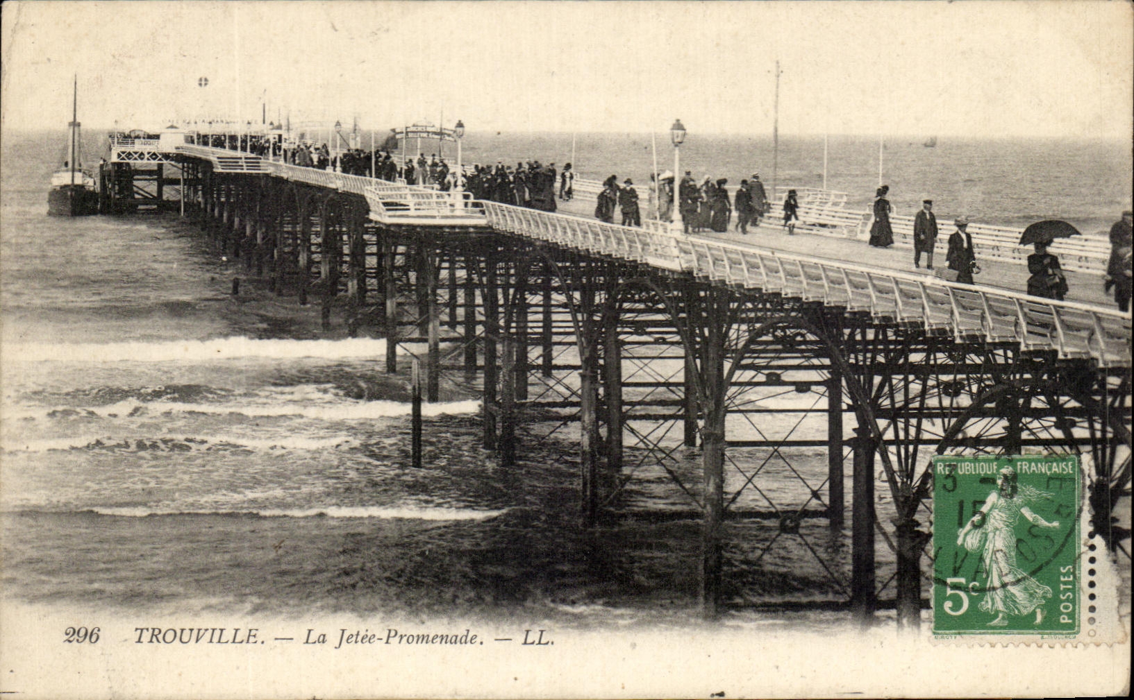 CPA Trouville La Thrown Walk Boat