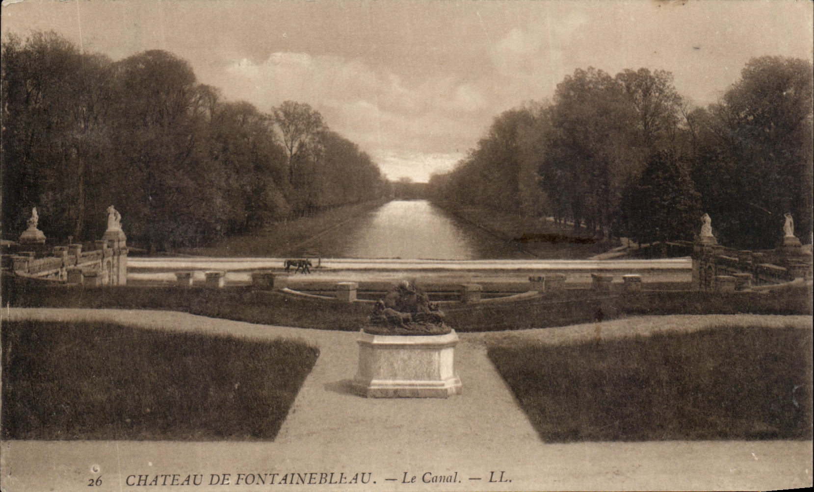 CPA Castle De Fontainebleau the Canal