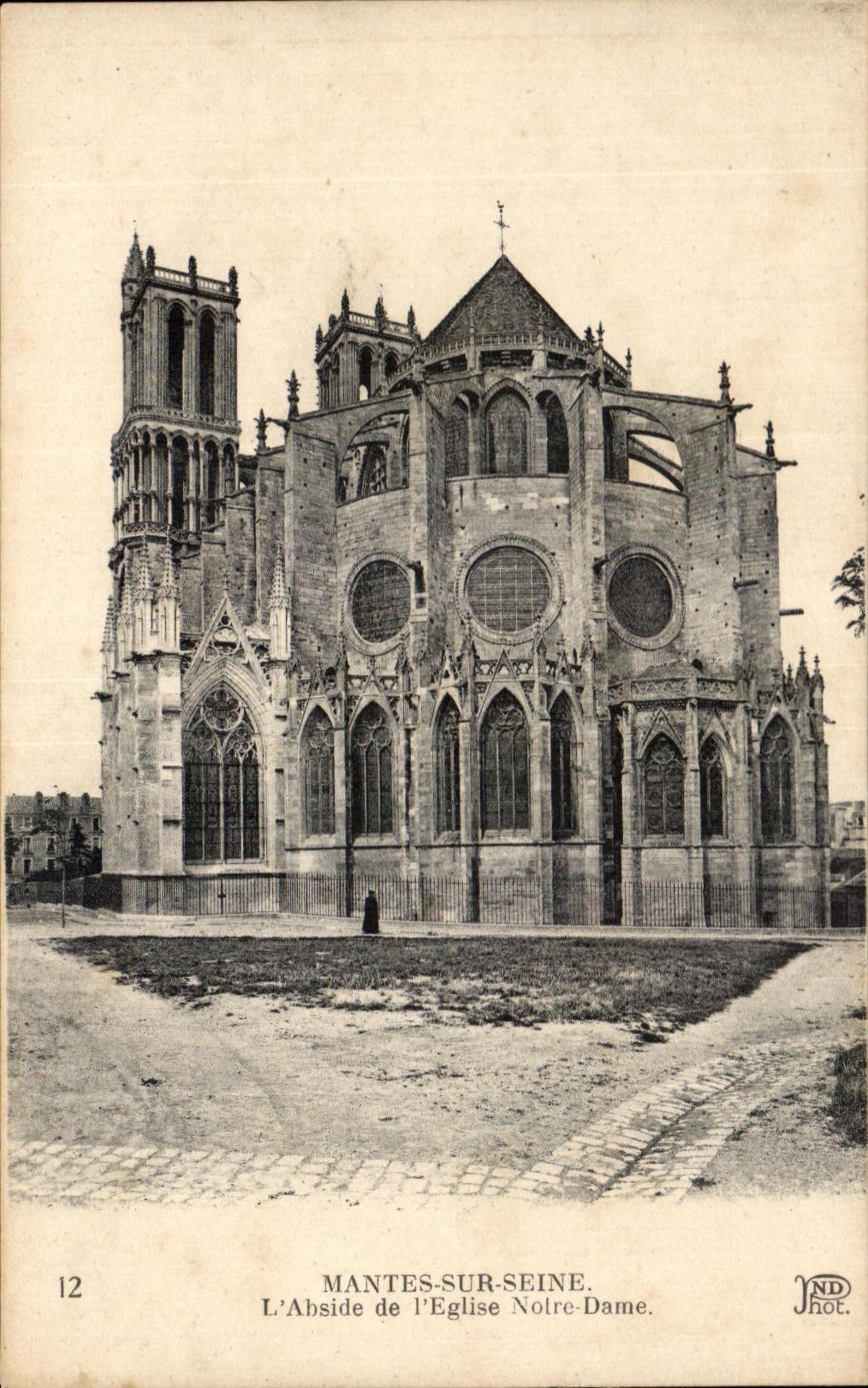 CPA Mantes On the Seine the apse Of the Notre Dame Church