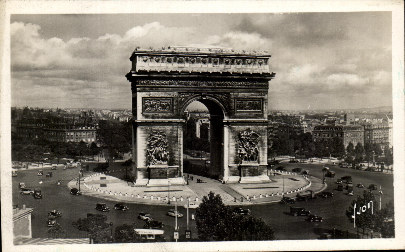 CPSM Paris En Flanant L'Arc de Triomphe de l'Etoile