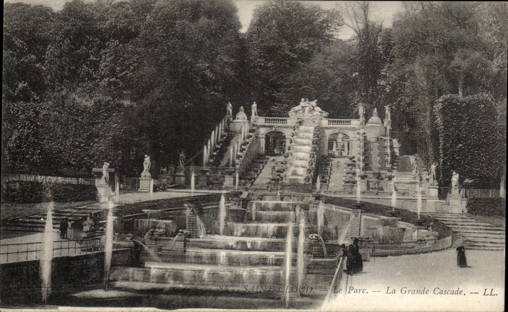CPA Saint Cloud Parc La Large Cascade
