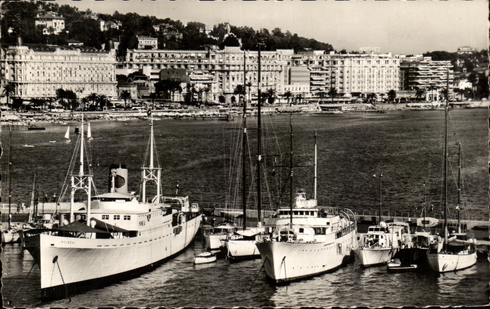 CPSM Cannes a Corner of Port Boats