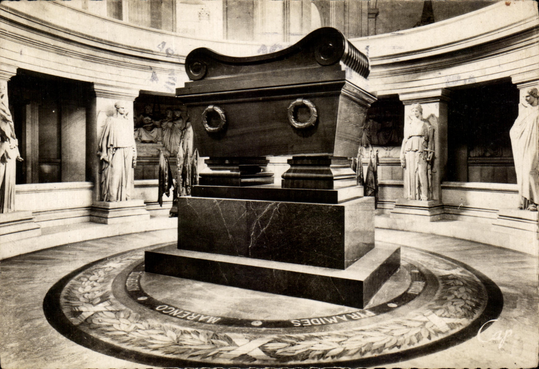CPSM Paris Tomb of Napoleon 1st Invalides