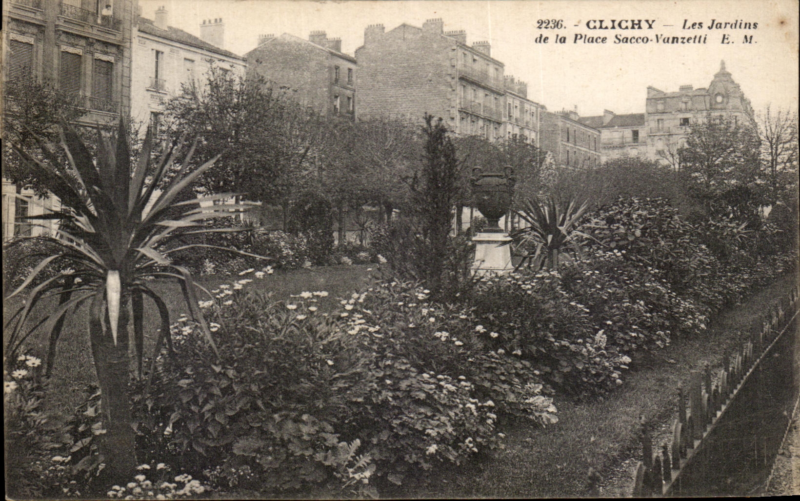 Jardines de CPA Clichy del lugar Sacco Vanzetti