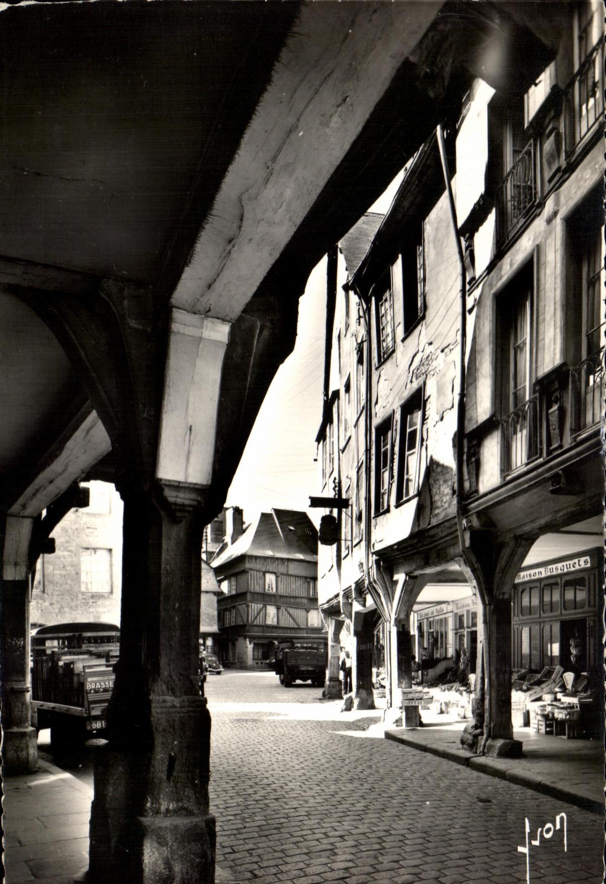 CPSM Dinan Old women Houses