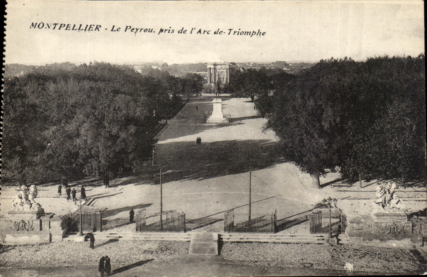 CPA Montpellier Le Peyrou Pris de l'Arc de Triomphe