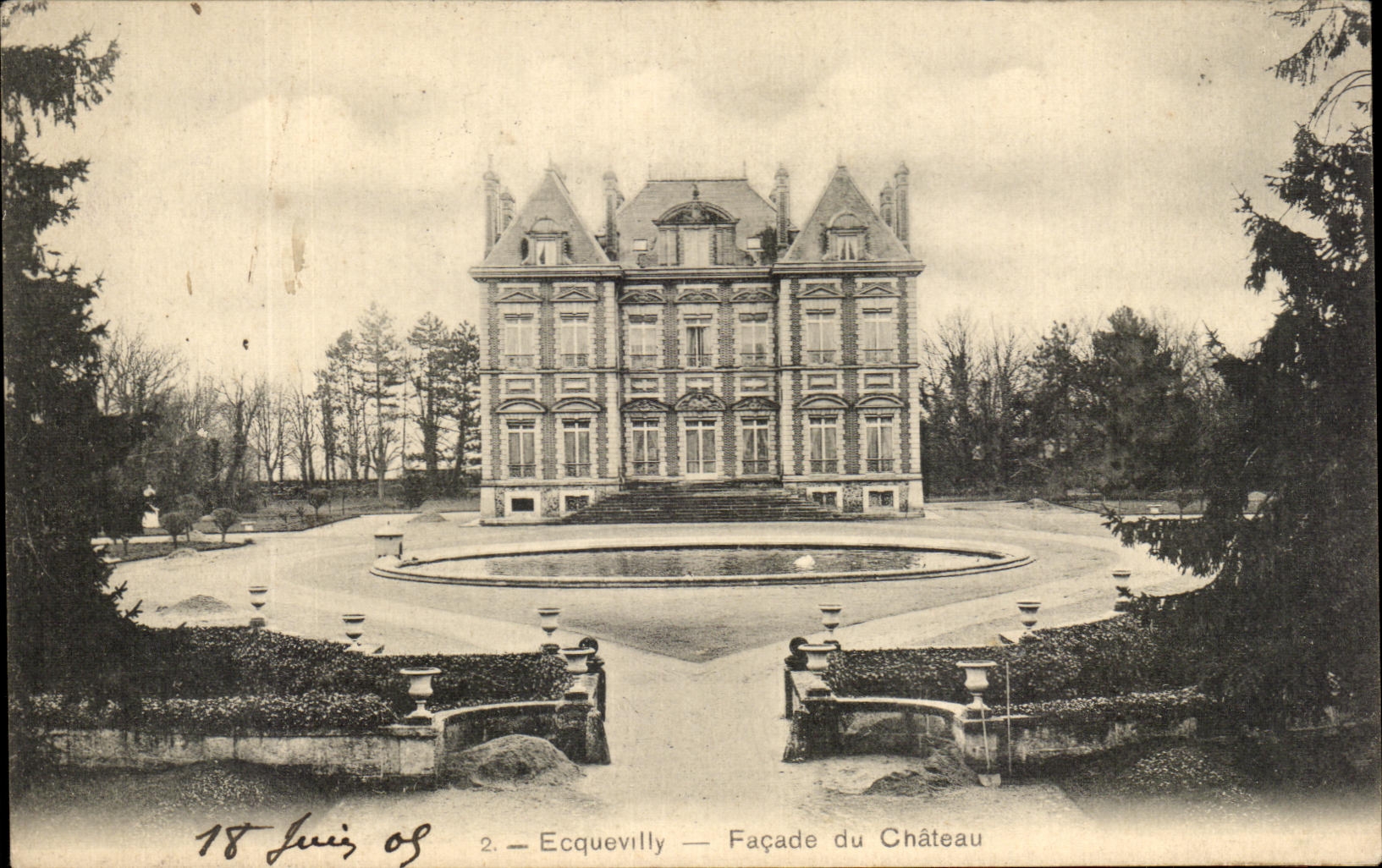 CPA Ecquevilly Facade du Chateau