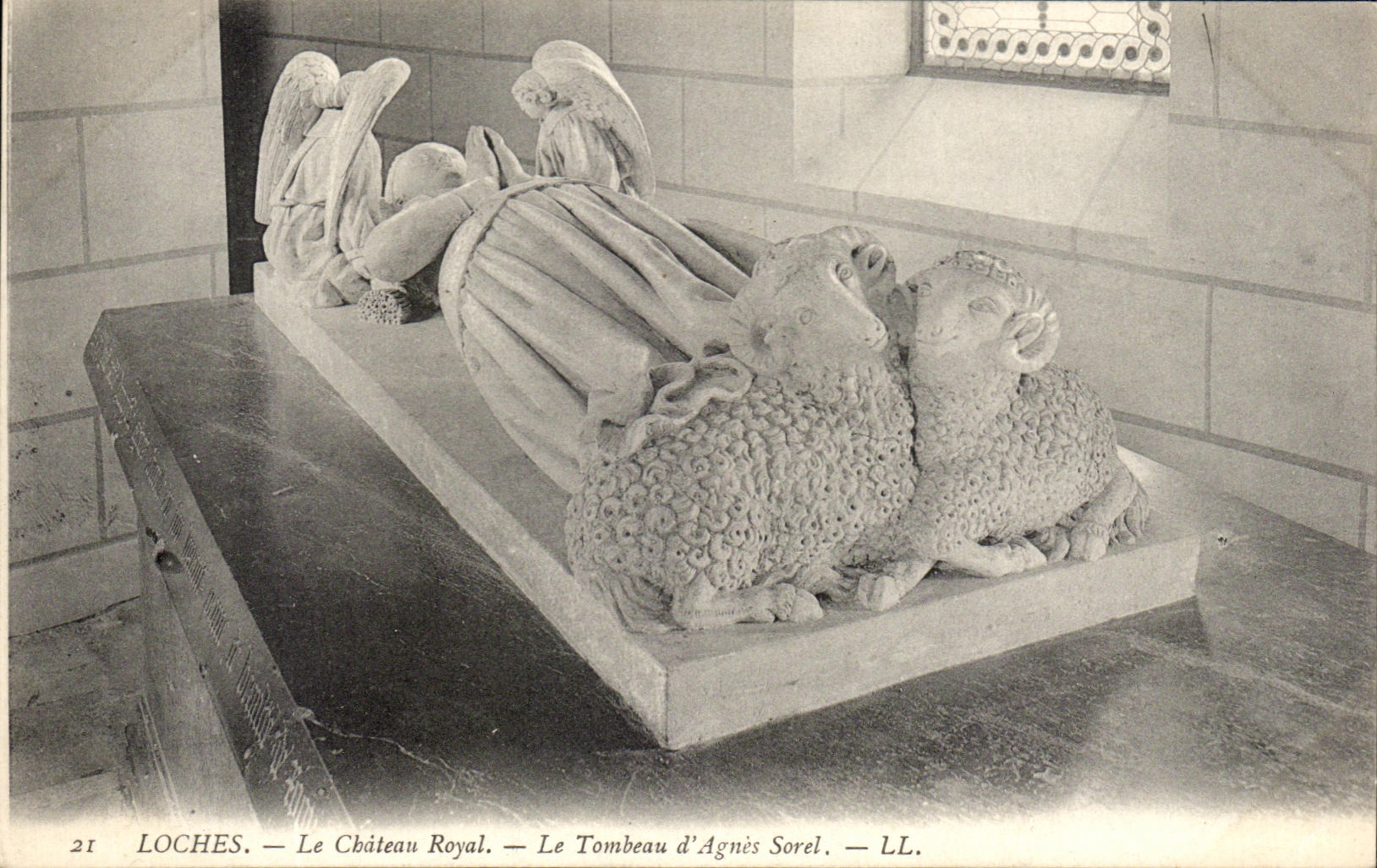 CPA Loaches the Royal Castle the Tomb of Agnes Sorel Sheep Lamb