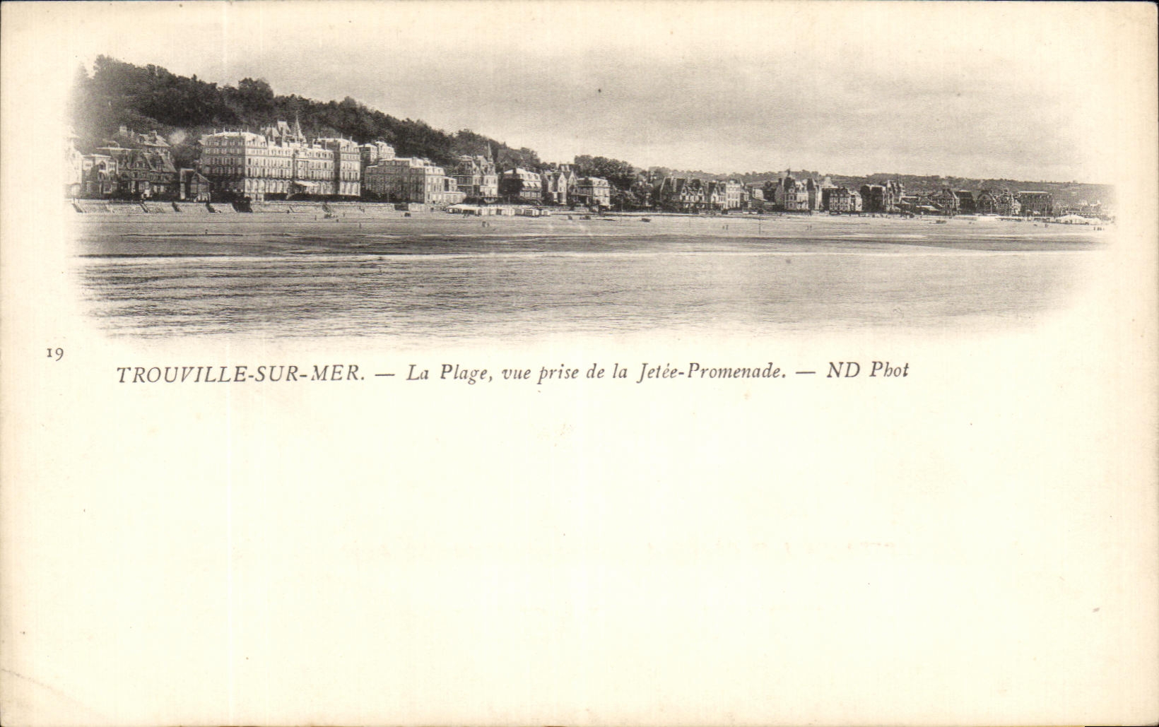 CPA Trouville On Mer La beach seen from of the pier walk