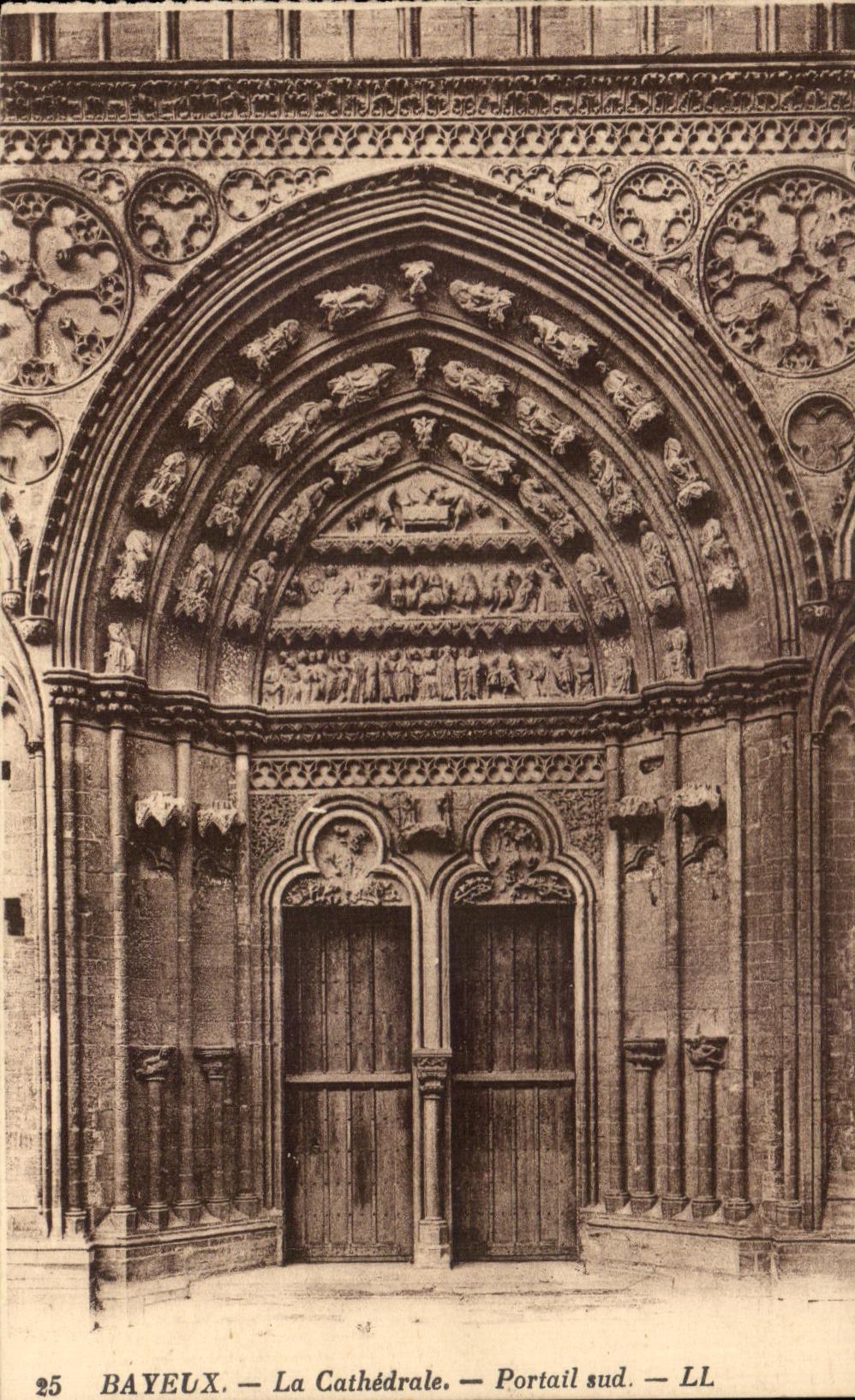 Puerta meridional de la catedral del La de CPA Bayeux