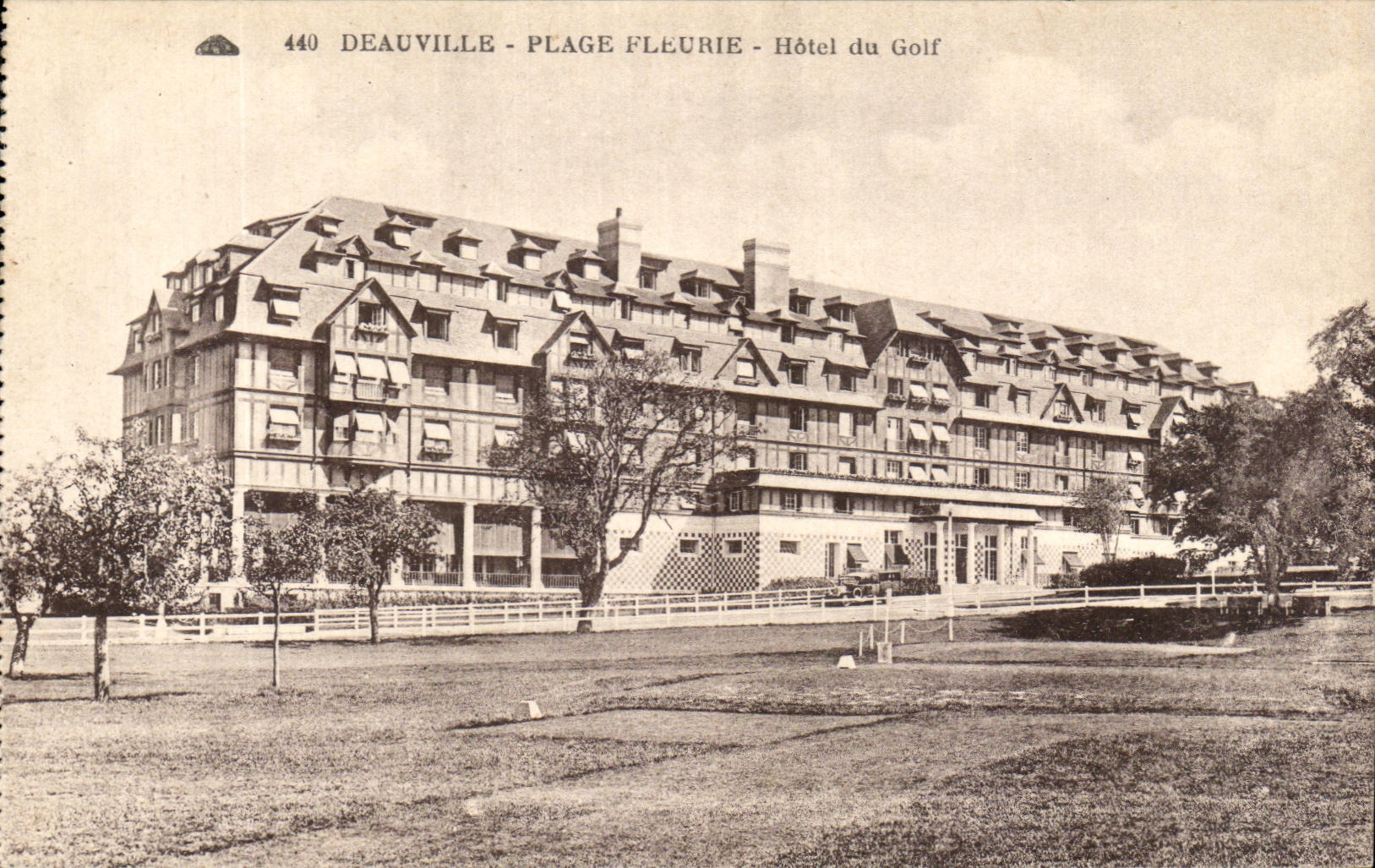 CPA Deauville Plage Fleurie Hotel du Goif
