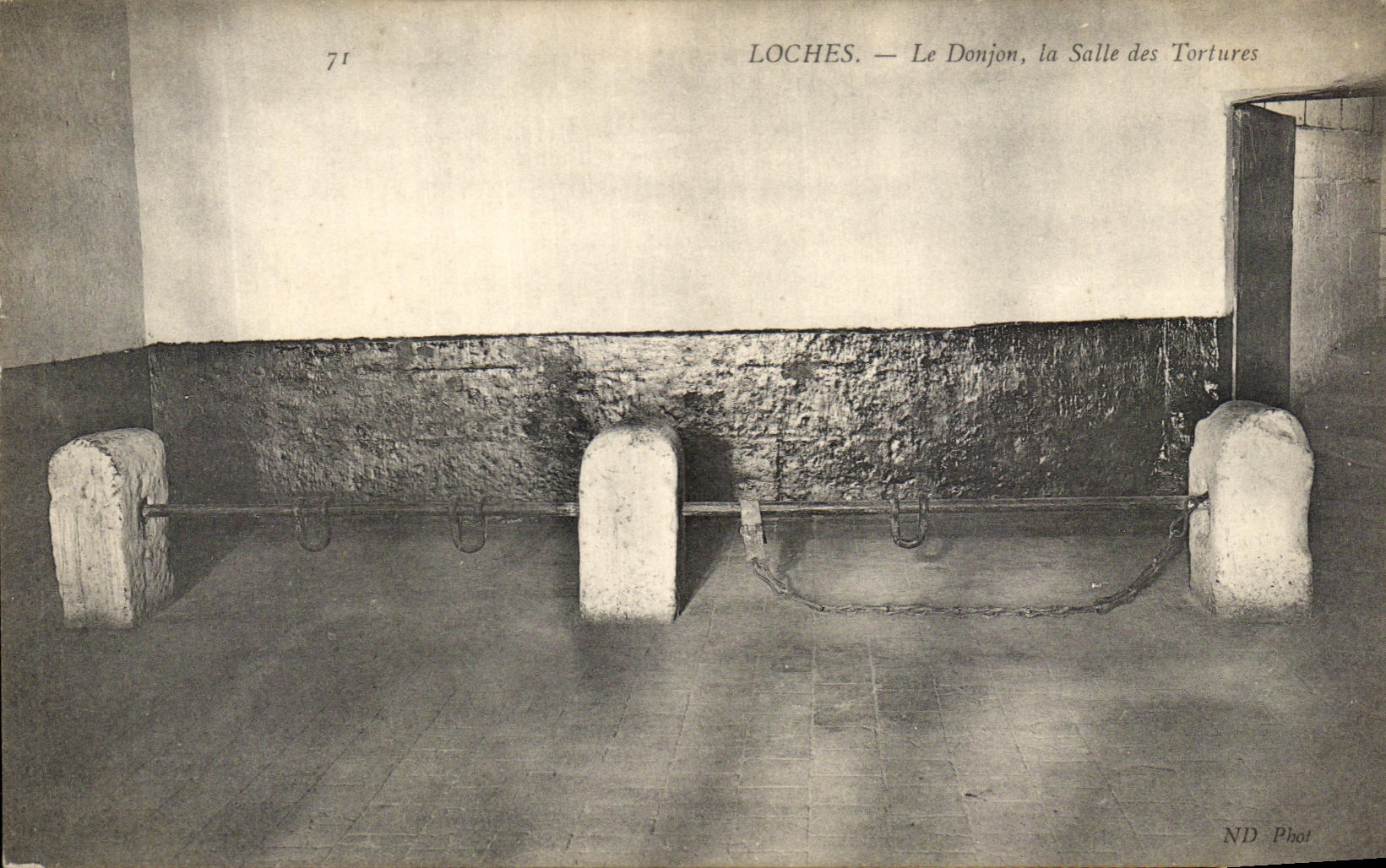 CPA Loaches Donjon La Room of Tortures