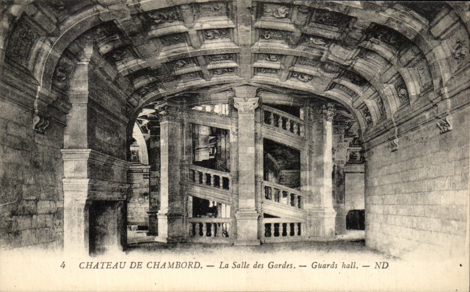 CPA Chateau de Chambord La Salle Des Gardes
