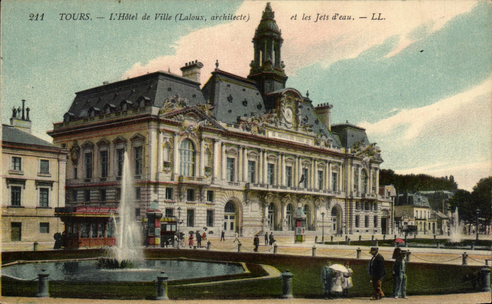 CPA Tours L'Hotel de Ville Et les Jets d'Eau